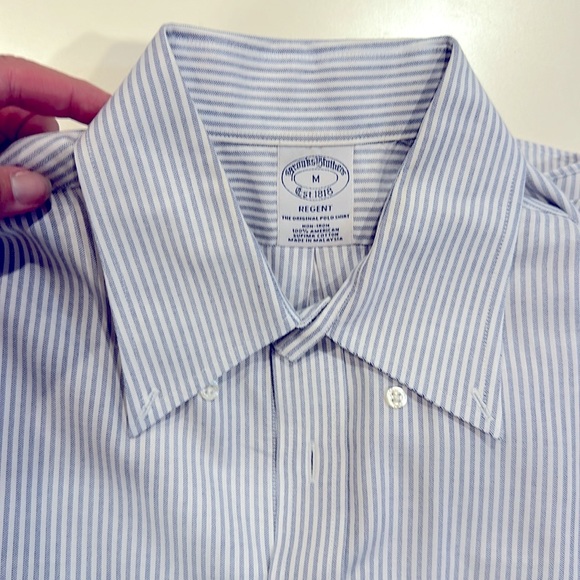 2 Brooks Brothers Regent Fit dress shirts - Picture 4 of 7